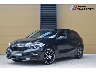 BMW 118i Executive Edition * BMW Live Cockpit * Sportstoelen * Sportstuurwiel *