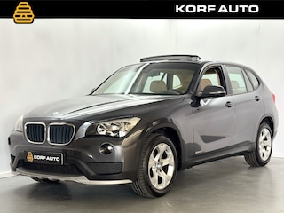 BMW X1 sDrive20i Business | 1e Eig | Pano | Leder | Stoelverw.
