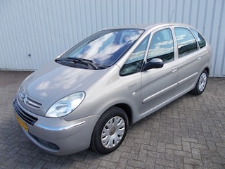 Citroën Xsara Picasso 2.0i-16V Caractère Automaat ( NW. APK KEURING BIJ VERKOOP )