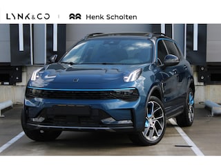 Lynk & Co 01 1.5 | Donkere Hemelbekleding | Panoramadak | 360° Camera | Elektrische bestuurdersstoel met geheugen | Stoelverwarming | Stuurverwarming | Actieve bochtverlichting | Adaptieve Cruise Control | Stuurassistent | Lane Assist | Navigatie | Elektrische Achterklep | Keyless Entry | Dodehoekassistent