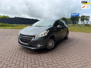 Peugeot 208 | Navi | Clima | Cruise | PDC | Nieuwe APK | NAP