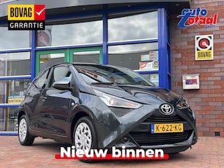 Toyota Aygo 1.0 VVT-i x-play | Apple Carplay/Android Auto | Airco | Dealer onderhouden!