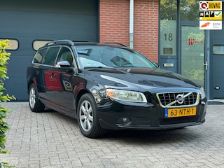 Volvo V70 2.0T Kinetic|Atomaat|Airco Climate|Dealer Onderhouden| NAP|APK|Trekhaak|BOVAG Erkend
