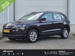 Skoda Karoq 1.5 TSI ACT Business Edition / Wegklapbare Trekhaak / Dealer Onderhouden / Carplay / Android Auto / Sensoren Achter / Cruise Control /