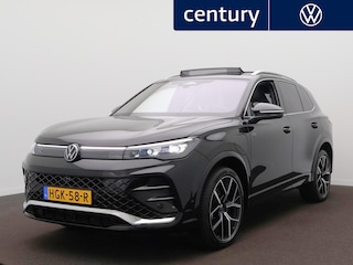 Volkswagen Tiguan 1.5 eHybrid R-Line Edition Panoramadak - Trekhaak - Camera - 20 Inch - Matrix LED koplampen