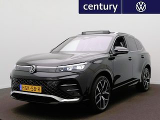 Volkswagen Tiguan 1.5 eHybrid R-Line Edition Panoramadak - Trekhaak - Camera - 20 Inch - Matrix LED koplampen