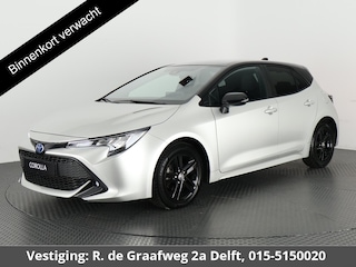 Toyota Corolla 1.8 Hybrid Active Bi-Tone | Apple Carplay & AndroidAUTO | Navigatie | Privacy Glass |