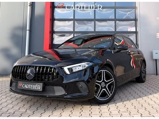 Mercedes-Benz A-klasse 180 Business Solution Facelift AMG Upgrade | Camera | Widescreen | Keyless Go | Dodehoek detectie | Ambilight + | Stoelverwarming | Cruise | Led | Digital Dash | 6 Vers