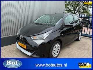 Toyota Aygo 1.0 VVT-i x-play / 1E EIGENAAR / AIRCO / ACHTERUITRIJCAMERA / APPLE CAR PLAY / BLUETOOTH / 5 DEURS / NEDERLANDSE AUTO