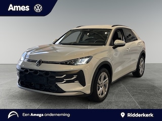 Volkswagen T-Roc Life First Edition 1.5 eTSI 116 PK | Stoelverwarming | Draadloos telefoon laden |