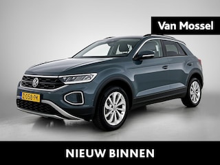Volkswagen T-Roc 1.5 TSI Life Edition 17 inch velgen | Automaat | Cruise control | Apple carplay / Android auto |