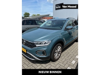 Volkswagen T-Roc 1.5 TSI Life Edition 17 inch velgen | Automaat | Cruise control | Apple carplay / Android auto |