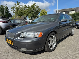 Volvo V70 2.5T Summum 210pk,G3,Apk 14/3/27,Clima,Cruise,Leder,Trekhaak