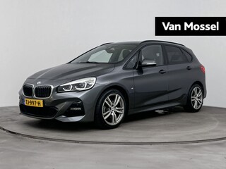 BMW 2-serie Tourer 218i 140Pk Executive Launch Edition | Navigatie | Achteruitrijcamera | Climate Control | Sportstoelen | Bluetooth Telefoonverbinding | Elektrisch Bedienbare Achterklep |