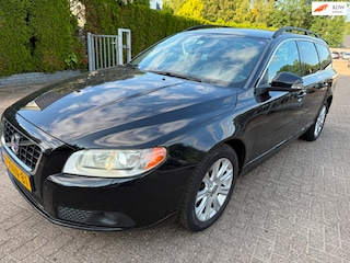 Volvo V70 2.0 D3 AUT. Momentum LEDER LMV NAVI XENON TR.HAAK