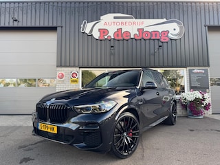 BMW X5 XDRIVE45E M-Sport Bowers &amp; Wilkins Pano Softclose Laser Trekhaak Mooi vol uitgevoerd!