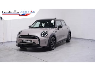 Mini Cooper 5-Deurs 1.5 Business Edition 2e Eig. NAP Clima Navi Panodak PDC achter Apple-carplay bleutooth telefonie Sportstoelen voor half lederen bekleding cruise-controle