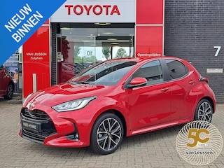 Toyota Yaris 1.5 Hybrid 115 Dynamic COMFORT PACK PDC BLIND SPOT STUUR EN STOELVERWARMING