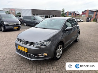 Volkswagen Polo 1.2 TSI Highline | Navigatie | Climate Control | Parkeersensoren | Allseason banden | Dealer onderhouden