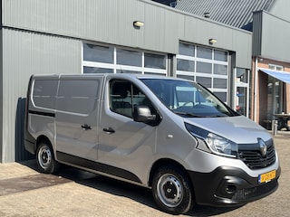 Renault Trafic 1.6 dCi L1H1 BTW en BPM VRIJ!! Airco Cruise controle 2-Persoons Telefoonverbinding Parkeersensoren achter 1e eigenaar Euro 6 Dealer onderhouden Ex overheid