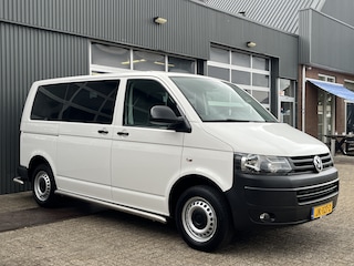 Volkswagen Transporter Kombi 2.0 TDI DSG Automaat L1H1 BTW en BPM vrij Airco Cruise control Trekhaak PDC 1e eigenaar Euro 5 Combi Personenbus Passenger Groepsvervoer Taxi