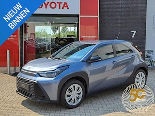 Toyota Aygo Hybrid 115 Play NIEUW! CLIMA AD-CRUISE CAMERA APPLE/ANDROID EL-RAMEN/SPIEGELS