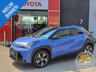 Toyota Aygo Hybrid 115 Pulse NIEUW UIT VOORRAAD LEVERBAAR APPLE/ANDROID CAMERA CLIMA 17"LMV EL-SPIEGELS PRIVACY-GLASS