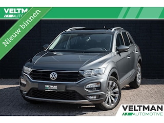Volkswagen T-Roc 1.5 TSI Sport PANO AUTOMAAT ACC LED NAVI