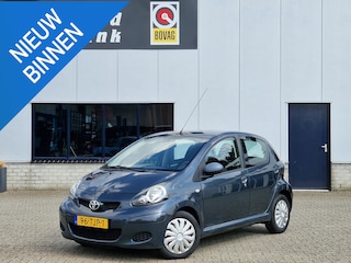 Toyota Aygo 1.0-12V Now MEENEEMPRIJS LEES ADVERTENTIE