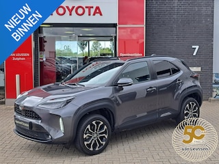Toyota Yaris Cross 1.5 Hybrid 115 First Edition APPLE/ANDROID PDC STOEL/STUURVERWARMING NAVI AD-CRUISE PRIVACY-GLASS 17"LM-VELGEN