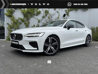Volvo S60 2.0 T8 AWD Twin Engine R-Design | Plug-in Hybrid (PHEV) | Trekhaak | Head-up Display | 360 Graden Camera | Parkeersensoren | Keyless Entry | Elektrische Achterklep | Elektrisch Verstelbare Voorstoelen | Stoelverwarming voor en achter | Navigatie | Apple Carplay | Android Auto