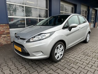 Ford Fiesta 1.25 CHAMPION.  TREKHAAK.  Prijs is ALL.IN.