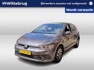 Volkswagen Polo 1.0 TSI 95pk Life / Navigatie by APP / LM 15 inch / Parkeersensoren / LED Lage km stand!!