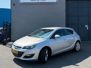 Opel Astra 1.4 Turbo Business +