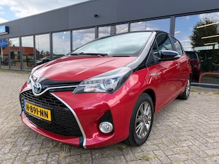 Toyota Yaris 1.5 Hybrid Dynamic Bi-Tone