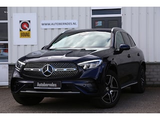 Mercedes-Benz GLC 300e Plug in hybride 4MATIC AMG Line*Perfect MB Onderh.*Luchtvering/Elek. Trekhaak/360/ACC/Burmester/Treeplanken/Bi-Color Leder/HUDLED/DAB/Sfeer/Dodehoek/Apple Carplay-Android/Parkeersens.V+A/19 inch LM*