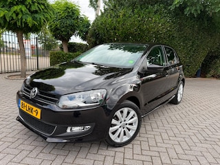 Volkswagen Polo 1.2 TSI Highline, Clima, Cruise Control, Navigatie, Lederen interieur, Parkeersensoren, LM-velgen 16", Bluetooth