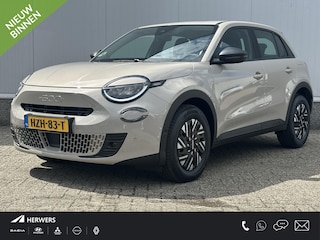 Fiat 600 1.2 Hybrid Icon / Apple Carplay & Android Auto / Cruise Control / Keyless Entry / Achteruitrijcamera / Parkeersensoren voor & achter / Airco /