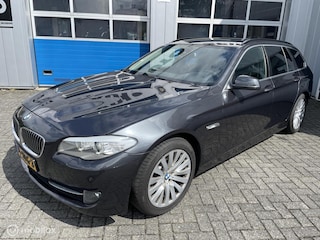 BMW 5-serie Touring 523i High Executive Leer-Xenon-Trekhaak