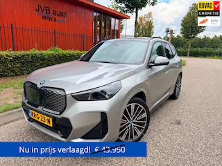 BMW iX1 XDrive30, M-Sport PRO, panorama, trekhaak, H&K, HUD, driving assistant plus