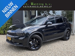 Lynk & Co 01 1.5 | Black Edition | Panoramadak | Adaptieve Cruise Control | 360 camera | Stoel +Stuurwielverwarming | Apple Carplay/Android Auto | Trekhaak |