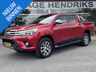 Toyota Hilux 2.4 D-4D-F Double Cab Executive | 5 Pers. | Trekhaak 3200KG | camera | Dab+ | Navi | 4WD | Lane Assist | Chrome Exterieur Bar |