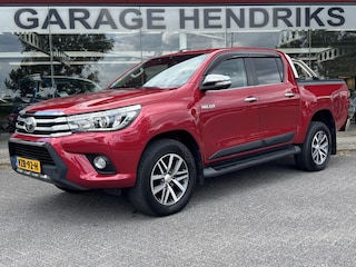 Toyota Hilux 2.4 D-4D-F Double Cab Executive | 5 Pers. | Trekhaak 3200KG | camera | Dab+ | Navi | 4WD | Lane Assist | Chrome Exterieur Bar |