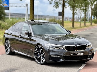 BMW 5-serie Sedan 540i High Ex. M-Sport Schuifdak Memory H&K HUD