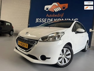 Peugeot 208 1.2 VTi Active / bj.2014 / kleur: wit / airco / navigatie / cruise control /etc. NAP met 128941 km.en APK tot 07/2027.