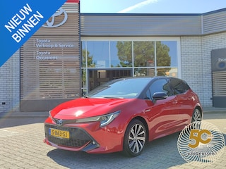 Toyota Corolla 1.8 HYBRID STYLE BI-TONE STOELVERW TREKHAAK KEYLESS 17'' LM-VELGEN APPLE/ANDROID CLIMA AD-CRUISE PRIVACY GLASS