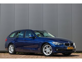 BMW 3-serie Touring 318d Centennial High Executive | Trekhaak | Leder | Navi | PDC | Cruise | Rijklaar.