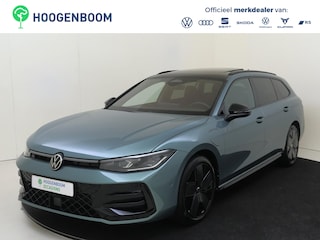 Volkswagen Passat Variant 1.5 eHybrid R-Line Edition | SoH 100% | Panoramadak | Trekhaak | Lederen ErgoActive stoelen met ventilatie | Black style | Head-up display | Keyless | Adaptieve demping | Stoel- en stuurwielverwarming |