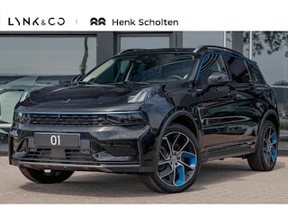 Lynk & Co 01 262PK AUT7 | Zwarte Hemel | 360 graden camera | Panoramisch Schuif-/Kanteldak | Infinity Premium Geluidssysteem | Stoel/stuurwiel verwarming Parkeersensoren Voor + Achter | Elektrisch Verstelbare Bestuurdersstoel Met Geheugen | Adaptieve Cruise Control | Highway Assist | Verwarmbare Voorstoelen | Apple CarPlay | Android Auto