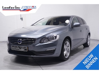 Volvo V60 2.4 D5 Twin Engine Lease Edition Momentum AWD Navigatie 17"-LMV trekhaak half lederen bekleding stuurbediening cruise-controle stoelverwarming PDC achter private glas
